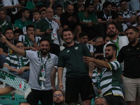 Bursaspor 2-2 Esenler Erokspor