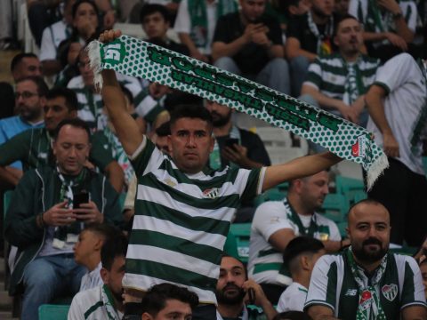 Bursaspor 2-2 Esenler Erokspor