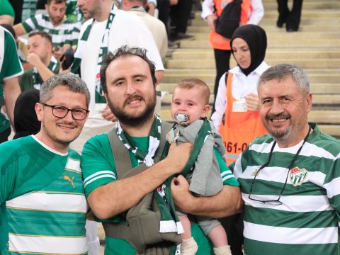 Bursaspor 2-2 Esenler Erokspor