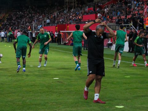 B. Petrolspor 1-2 Bursaspor