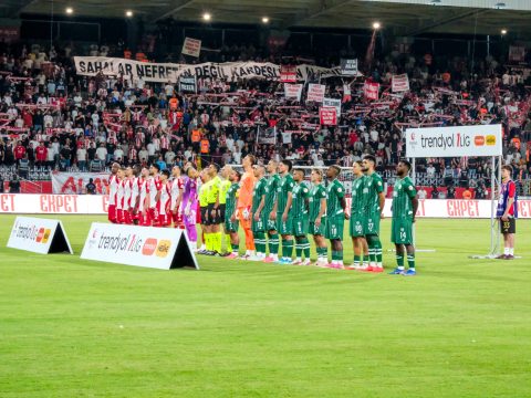 B. Petrolspor 1-2 Bursaspor