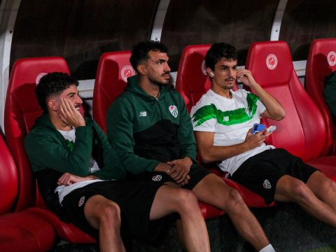 B. Petrolspor 1-2 Bursaspor