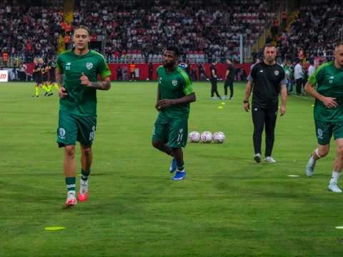 B. Petrolspor 1-2 Bursaspor