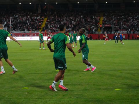 B. Petrolspor 1-2 Bursaspor